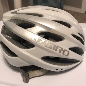 Women’s bicycle helmet